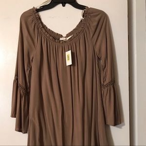 Blu Pepper green top.